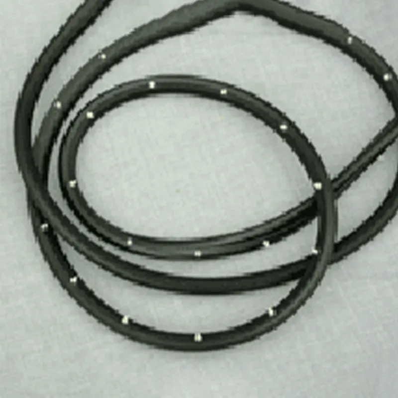 Уплотнитель двери автомобиля (1)